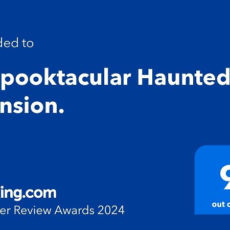 A Spooktacular Haunted Mansion. Apartment Кисими Екстериор снимка