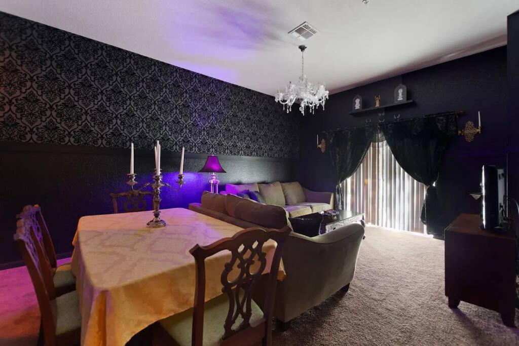 A Spooktacular Haunted Mansion. Apartment Кисими Екстериор снимка