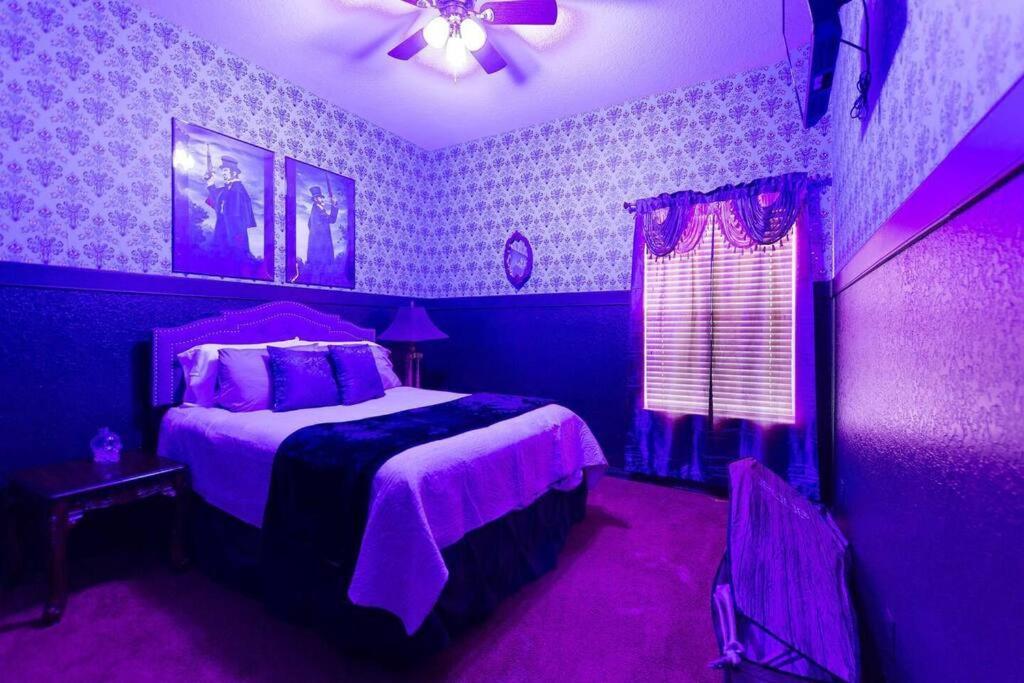 A Spooktacular Haunted Mansion. Apartment Кисими Екстериор снимка