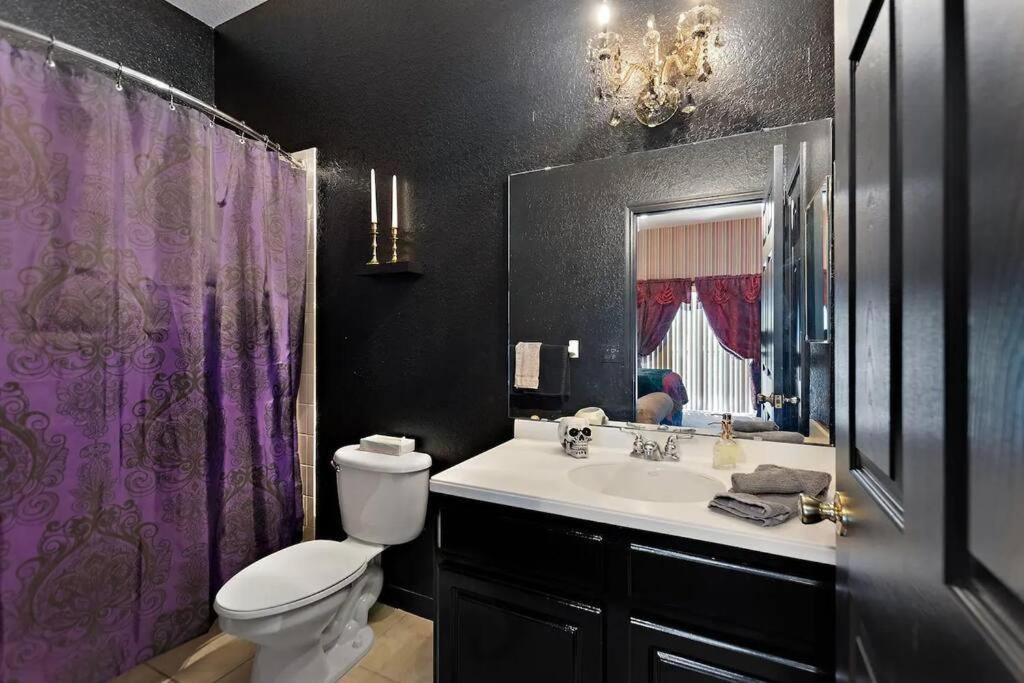 A Spooktacular Haunted Mansion. Apartment Кисими Екстериор снимка